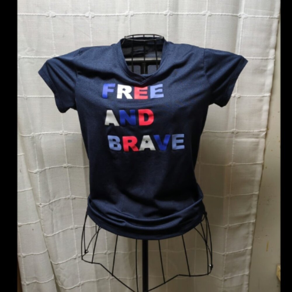 Reebok Youth Girls Free and Brave Short Sleeve Tee T-Shirt Navy Blue XL 16